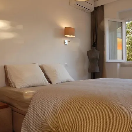 2 Bedroom W/garden And Pantheon Views Appartement *