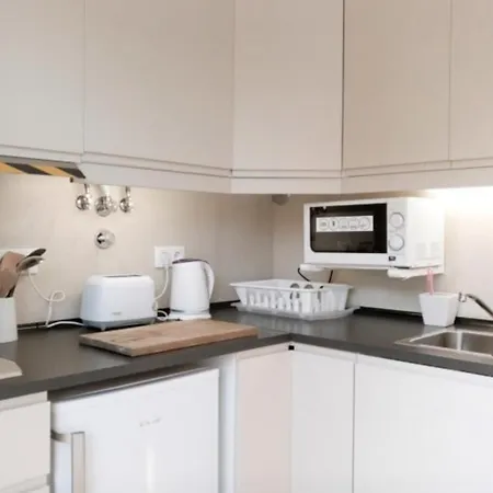 Apartamento 2 Bedroom W/garden And Pantheon Views Lisboa