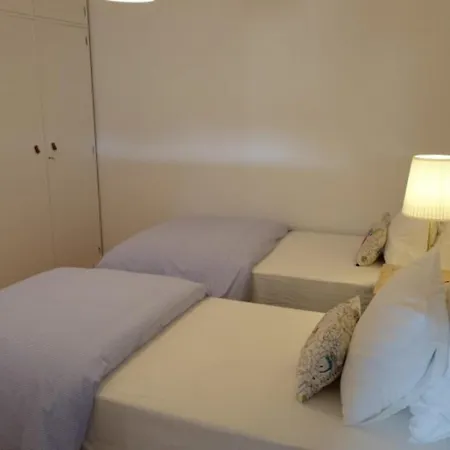 2 Bedroom W/garden And Pantheon Views Apartment