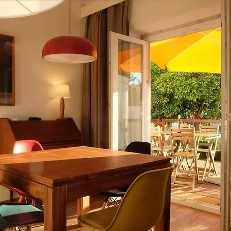 Apartment 2 Bedroom W/garden And Pantheon Views Lisbon