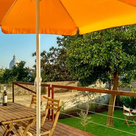 2 Bedroom W/garden And Pantheon Views Apartment *
