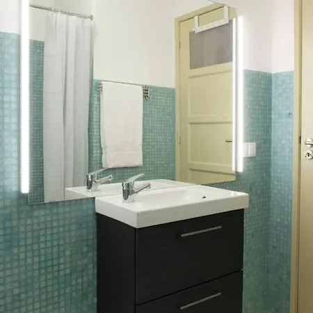 2 Bedroom W/garden And Pantheon Views Apartment