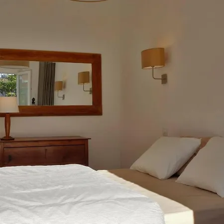 Apartment 2 Bedroom W/garden And Pantheon Views Lisbon