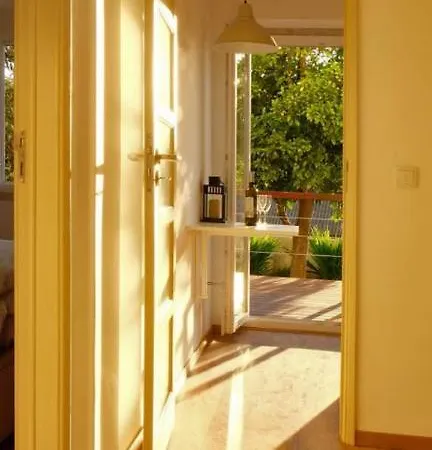 2 Bedroom W/garden And Pantheon Views *